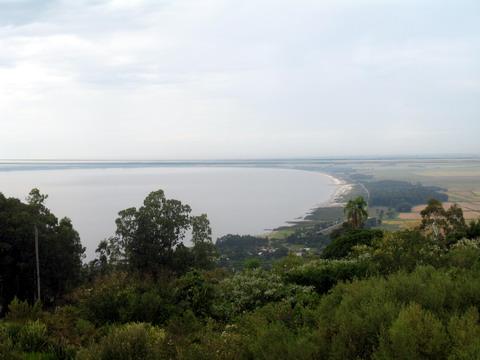 População organiza abraço simbólico na Lagoa dos Barros em SAP