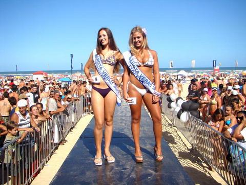 Renata e Caroline: as belas de Torres deste verão