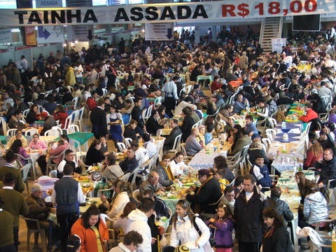 Cerca de 250 mil pessoas visitaram a 20ª Festa Nacional do Peixe de Tramandaí