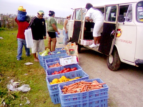 Índios recebem alimentos e orientação nutricional em Imbé