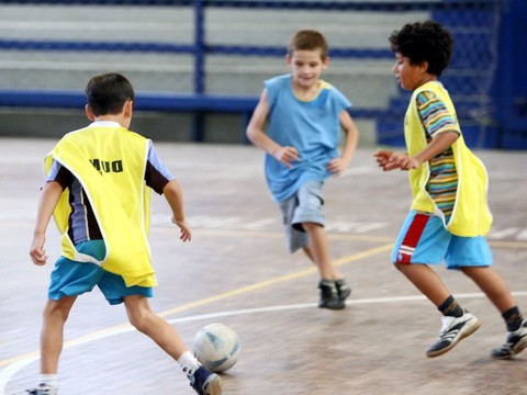 Escolinha Municipal de Futsal tem vagas disponíveis em Imbé