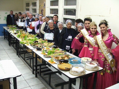 Curso de Culinária de Pescado forma 19 cozinheiros em Tramandaí