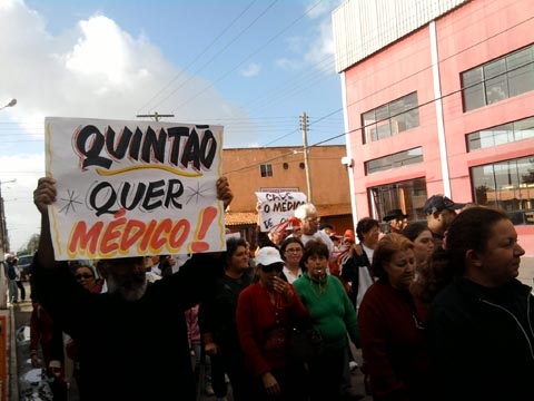 População protesta pela falta de médicos em Quintão