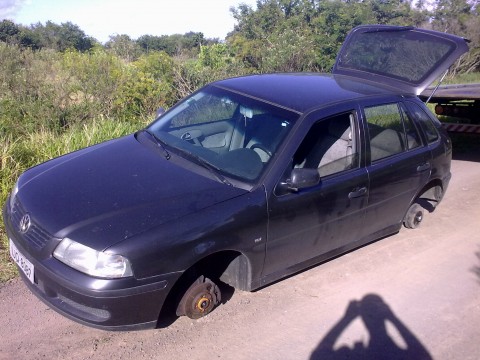 Veículo furtado na capital é localizado em Osório