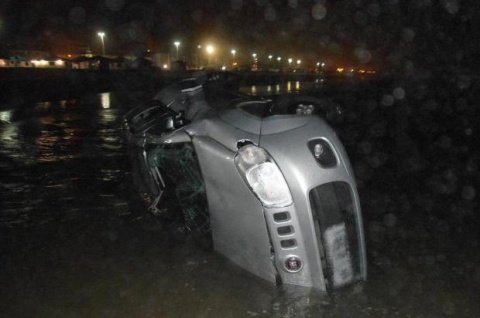 Motorista de carro que parou dentro do mar em Capão da Canoa é autuado por dirigir sem CNH