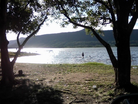 Lagoa do Peixoto segue imprópria para banho em Osório