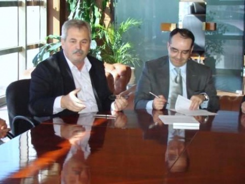 Balneário Pinhal e Badesul assinam contrato para investimentos no distrito industrial