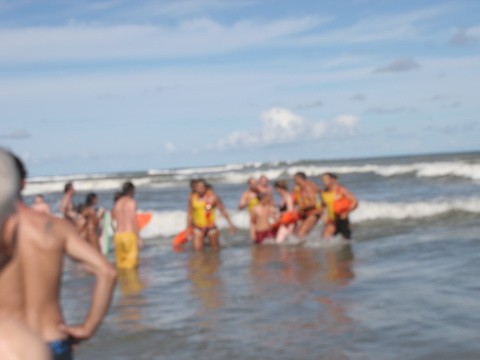 Irmãos argentinos são salvos no mar de Capão da Canoa