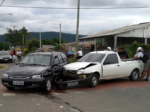 Matéria do internauta: mais uma colisão em esquina conhecida por acidentes de trânsito em Osório