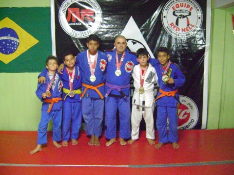 Atletas Imbeenses Conquistam Medalhas em Evento Internacional de Jiu Jitsu