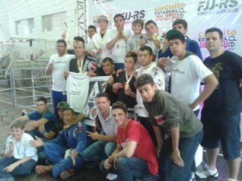 Atletas de Imbé conquistam 15 medalhas em competição de jiu-jitsu