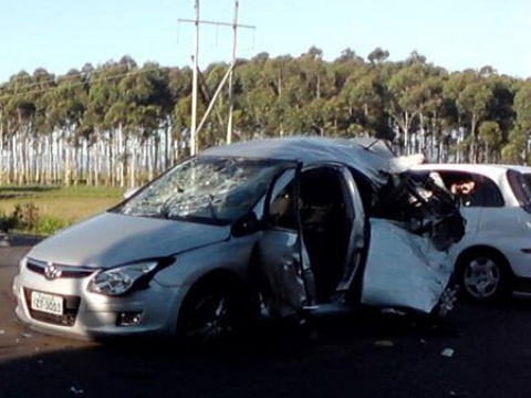 Atualizada: acidente deixa três mortos na Estrada do Mar