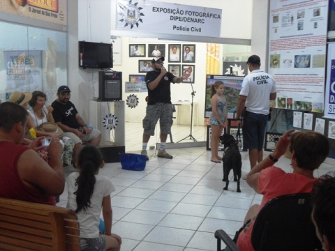 Polícia Civil realiza apresentação de cães farejadores em Capão da Canoa