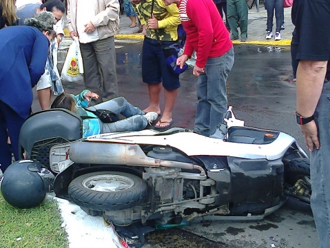 Colisão entre carro e moto deixa um ferido em Tramandaí