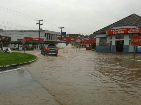 Chuva alaga bairros de Santo Antônio da Patrulha. Precipitação pluviométrica é de 168 milímetros