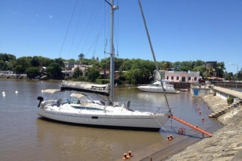 Balsa de veleiro desaparecido é encontrada a 320 quilômetros da costa de Tramandaí