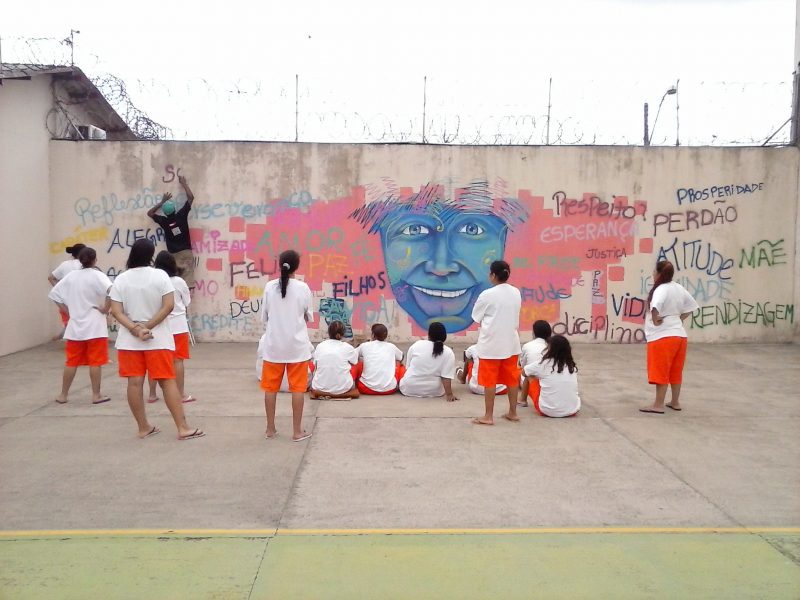 Núcleo Urbanóide promove ação na penitenciária feminina de Torres