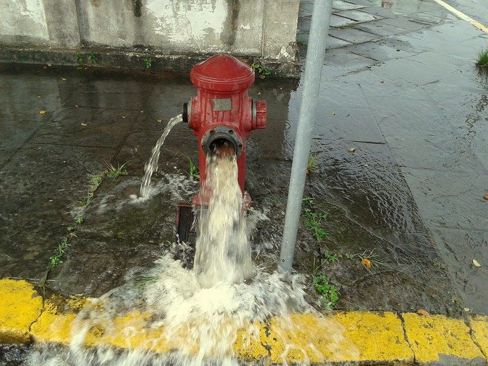 Corsan abre hidrantes para corrigir "amarelão" na água de Osório