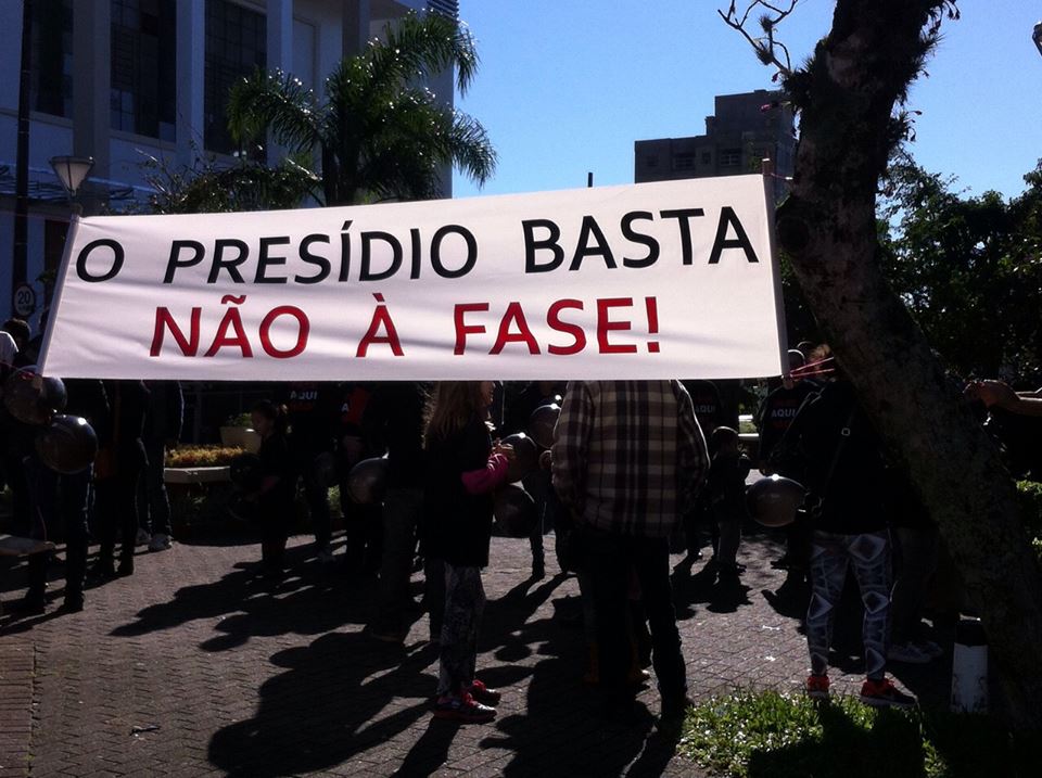 Moradores protestam contra instalação da FASE em Osório