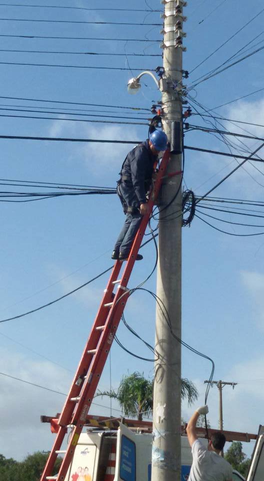 Inicia fase de instalação dos cabos de fibra óptica para os pontos de Wifi gratuito em Tramandaí