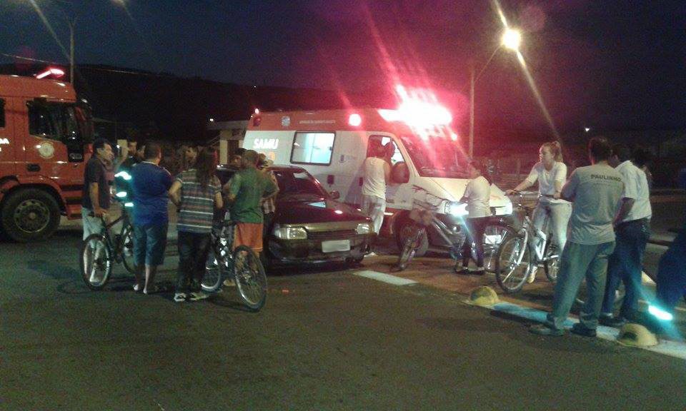 Veículo colide com jovens de bicicleta em Osório