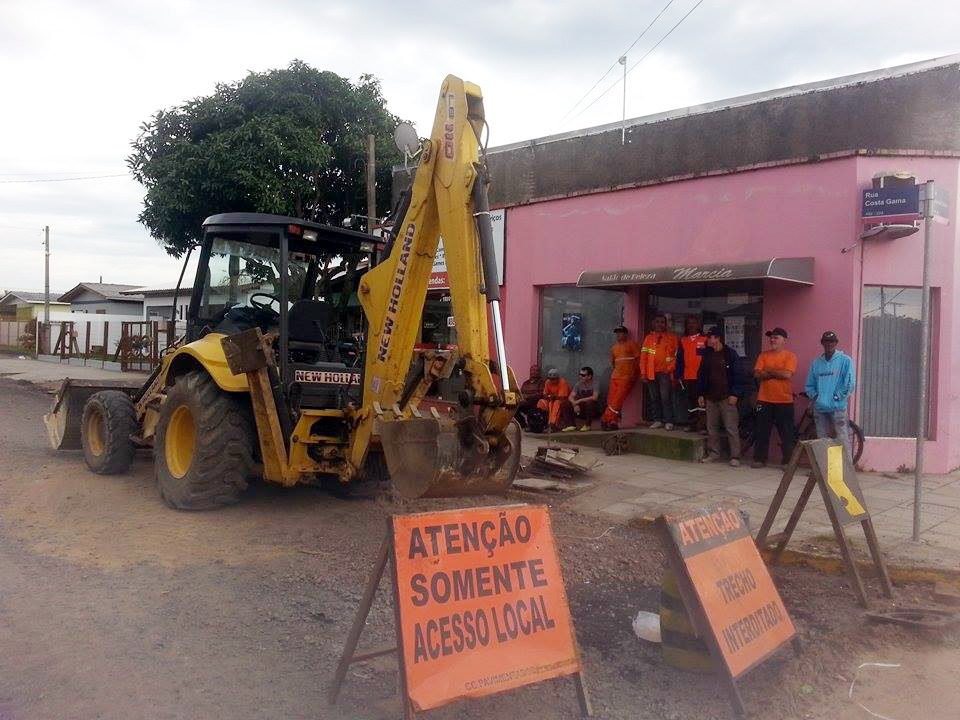 Osório: trabalhadores cruzam os braços e obra na Costa Gama vai a passo de tartaruga