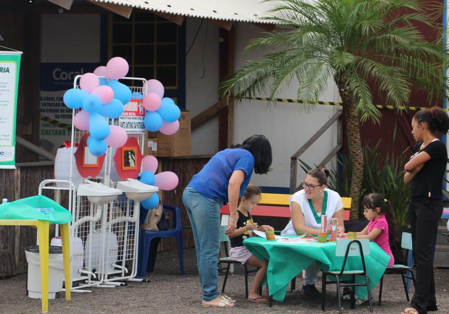 Escovódromo embelezou sorrisos na 5ª Feira do Livro em Santo Antônio da Patrulha