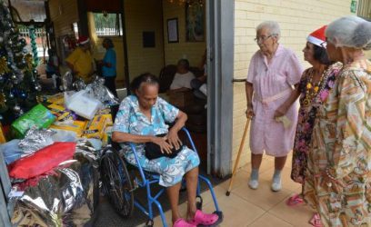 Idosos precisam de ajuda para atividades como comer, tomar banho, vestir-se ou ir ao banheiroAntonio Cruz/Agência Brasil