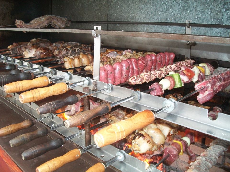 Tem novidade na Marthay Casa de Carnes: buffet aos sábados e domingos em Osório