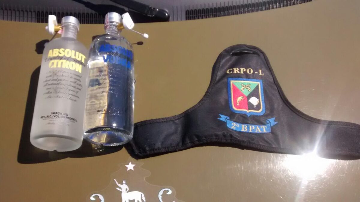 Capão da Canoa: jovem é preso após furtar garrafas de vodka em supermercado