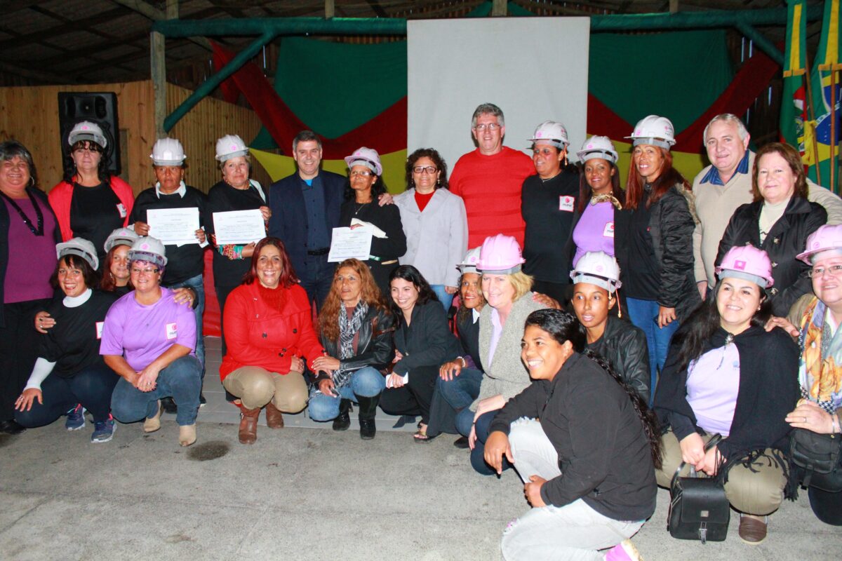 Balneário Pinhal forma mais um grupo de mulheres na construção civil