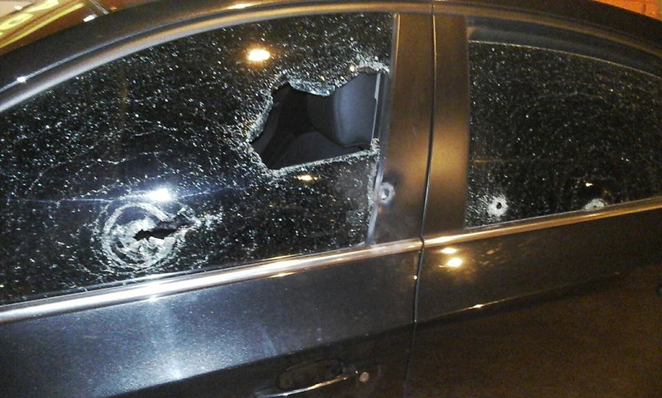 Emboscada na BR-101: motorista de prefeito da região é atingido por tiro em veículo oficial