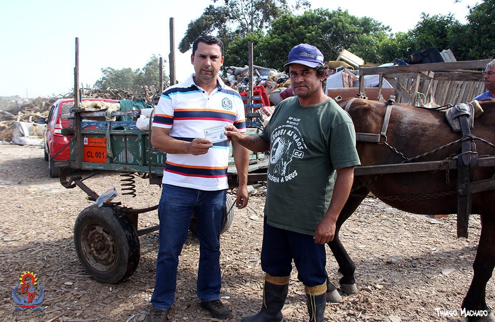 Carroceiro Legal contribui para a limpeza da cidade em Capão da Canoa