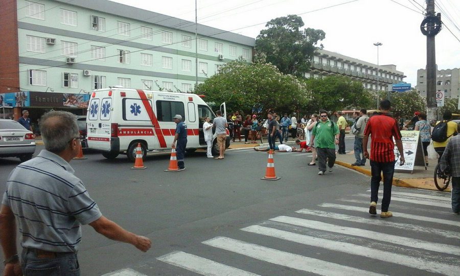 Motociclista fica ferido em colisão no centro de Tramandaí