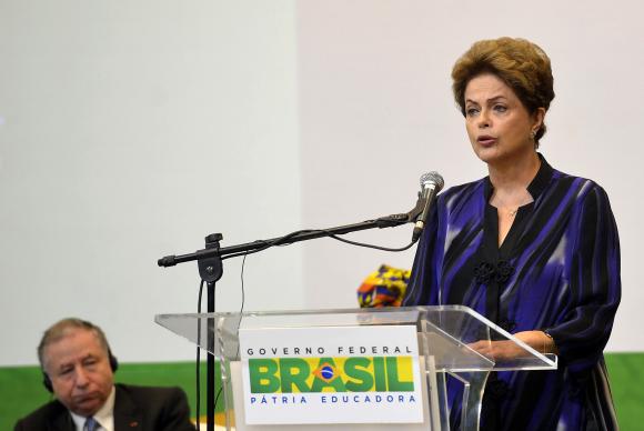 Acidentes de trânsito causam prejuízo estimado em 3% do PIB mundial, diz Dilma