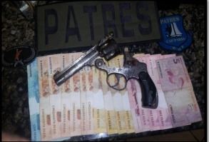 Dupla é presa por porte ilegal de arma em Tramandaí