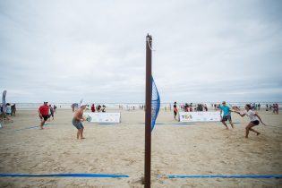 Projeto Verão para Todos leva serviços e atividades de lazer para a praia de Torres