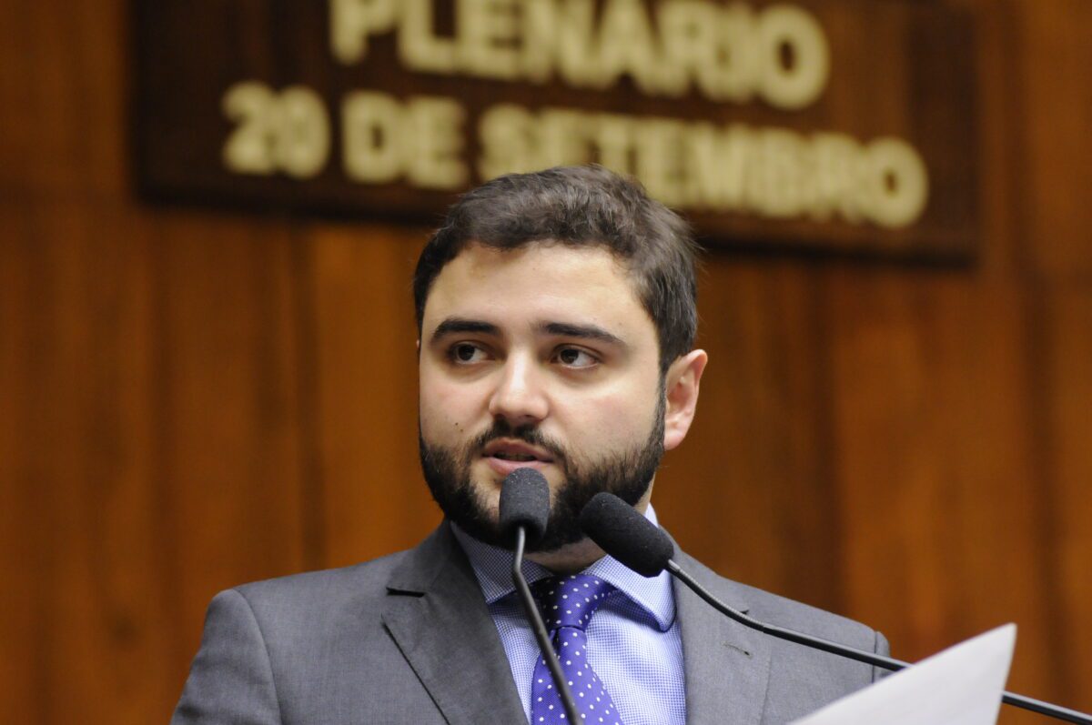 Gabriel Souza assume liderança da Bancada do PMDB na Assembleia