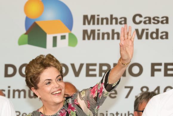 Dilma: país precisa acabar com mosquito antes que comprometa crianças e grávidas