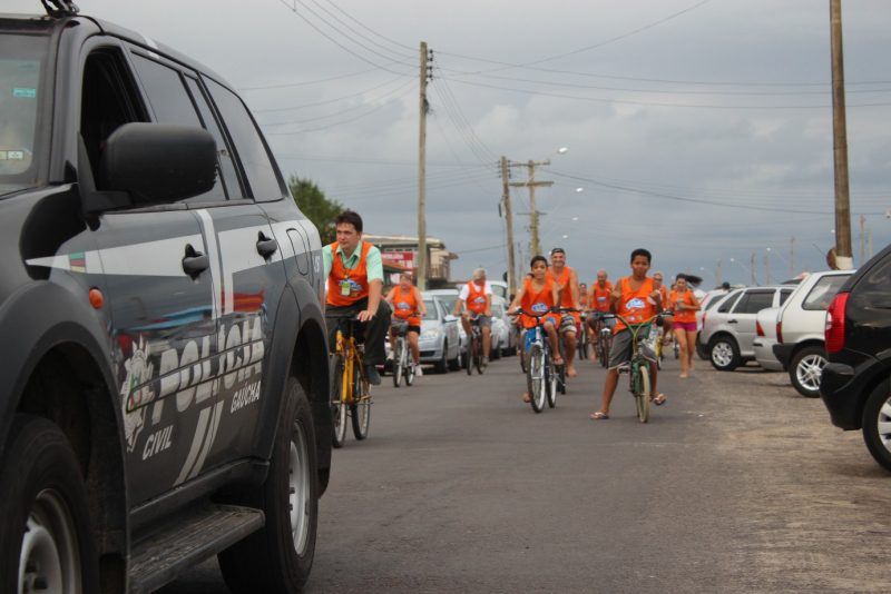 Polícia Civil participa de passeio sobre rodas em Imbé