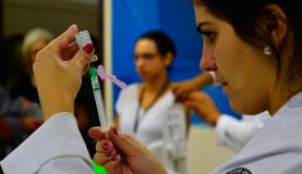 Procon notifica hospitais e laboratórios por preço abusivo da vacina contra H1N1