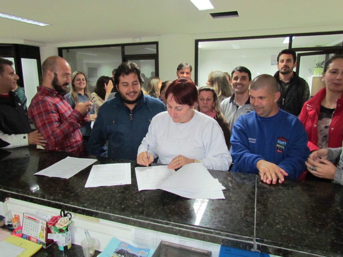 Assinado contrato para realização de concurso público na Prefeitura de Torres