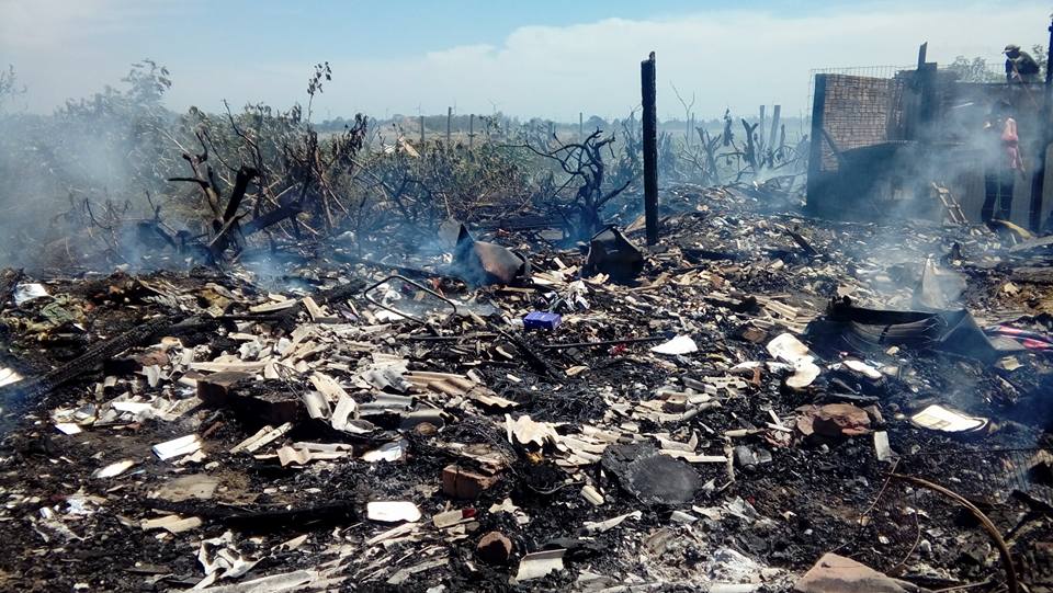 Osório: residência é consumida pelas chamas e moradores precisam de ajuda