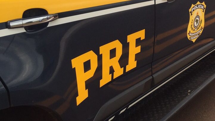 PRF prende caminhoneiro por porte de substâncias proibidas na BR-101