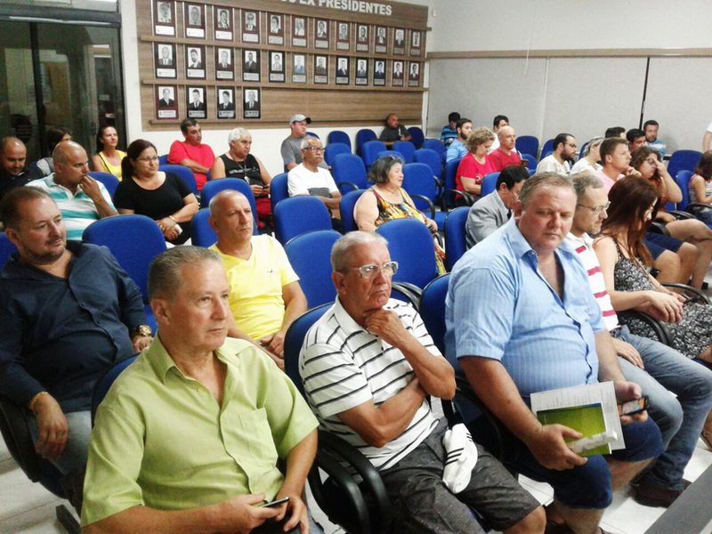 Câmara aprova projetos do executivo para contratar servidores temporários em Tramandaí