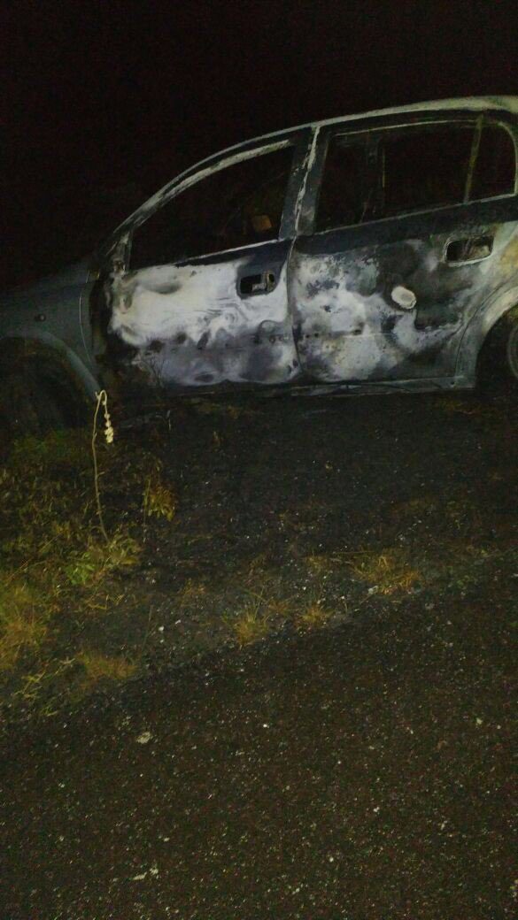 Veículo argentino é encontrado queimado na Estrada do Mar em Osório