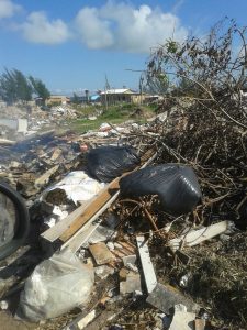 Fala internauta: dono de terreno em praia de Osório reclama de descarte irregular de lixo
