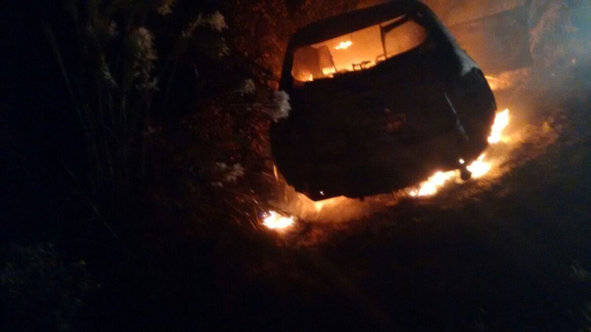 Veículo clonado é incendiado em Santo Antônio da Patrulha (veículo)