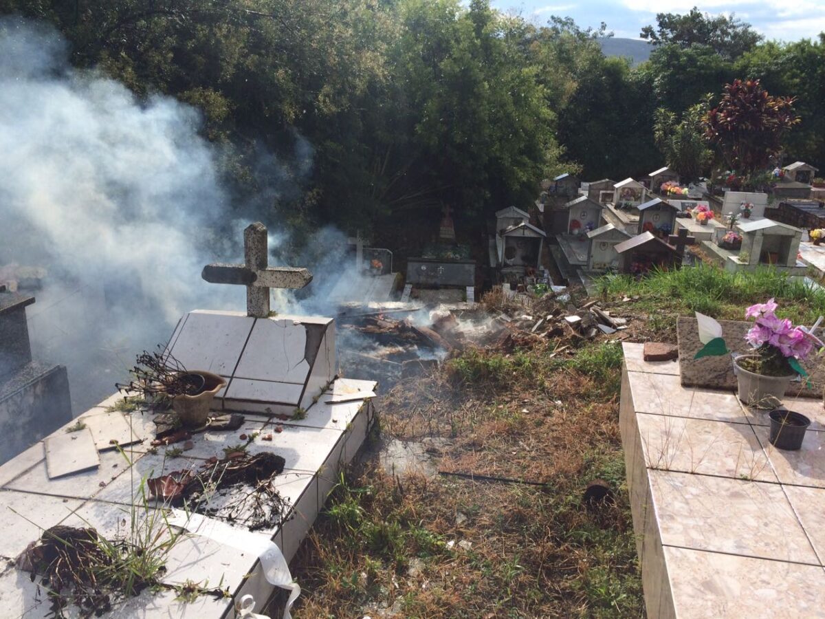 Incêndio irregular é flagrado no cemitério de Santo Antônio da Patrulha