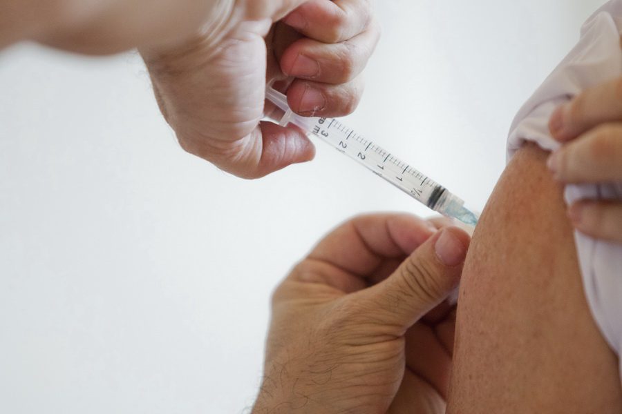 Aumento de 688% nas internações por gripe: campanha de Vacinação 2024 começa no RS